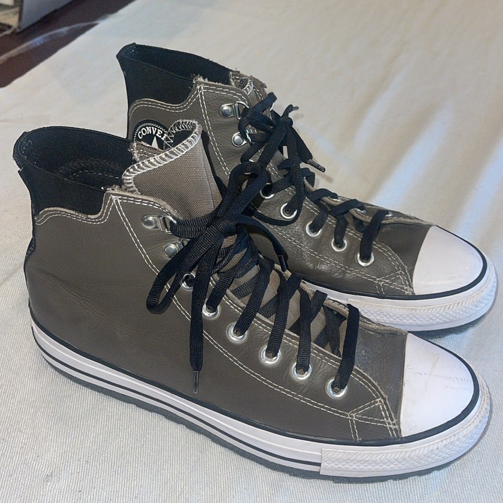 Converse Chuck Taylor All Star High Top Sneakers in Olive Green and Black - Picture 7 of 9
